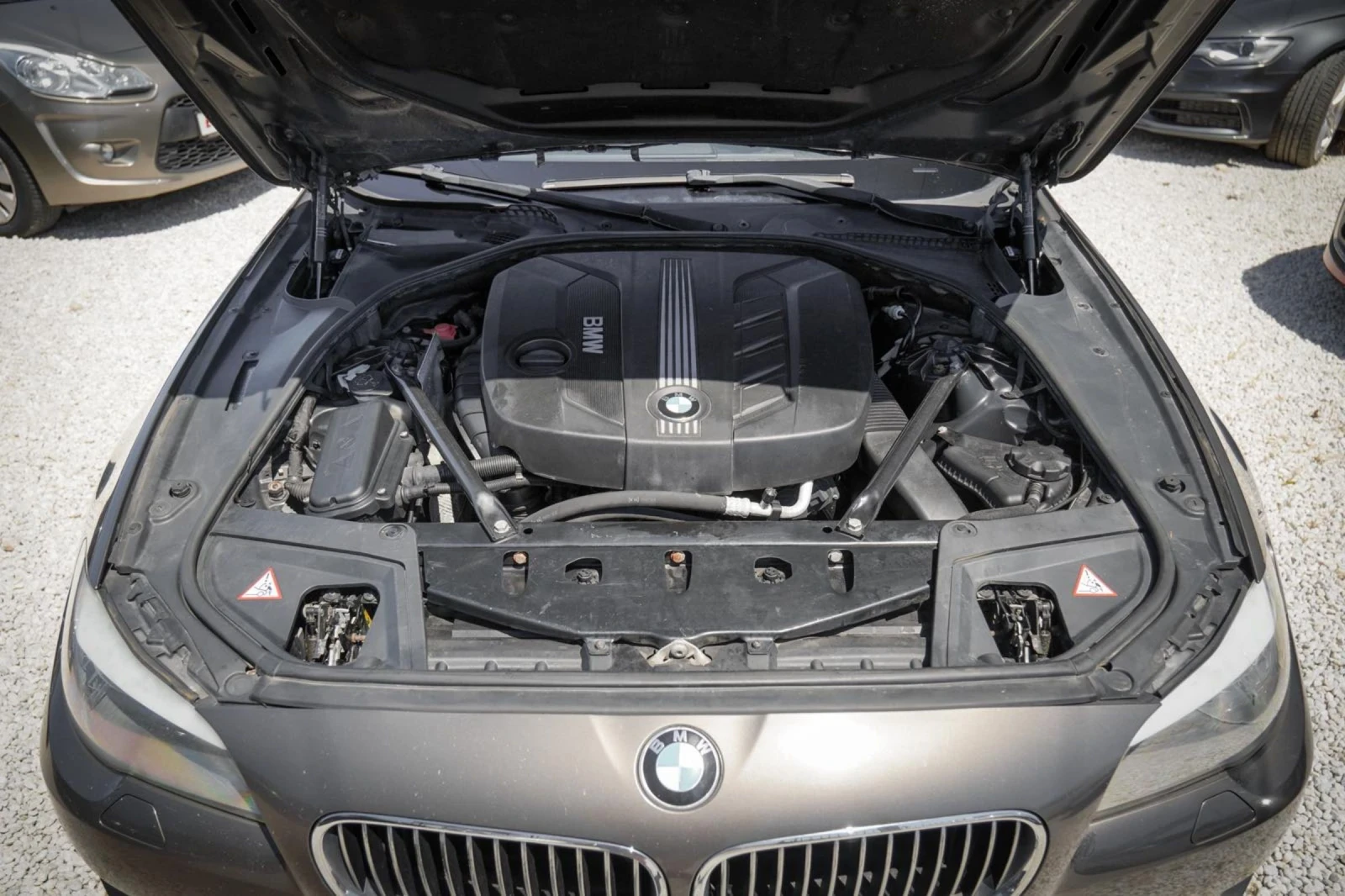 BMW 520 D РЪЧКА ЛИЗИНГ, снимка 16 - Автомобили и джипове - 54911203