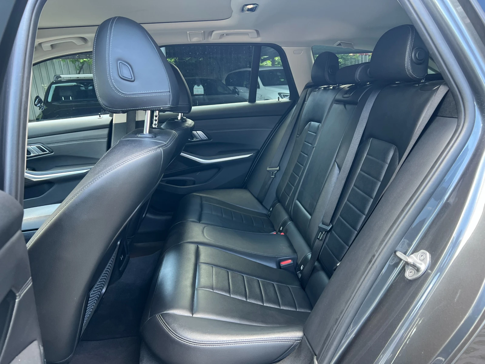 BMW 320 xDrive Luxury line , снимка 15 - Автомобили и джипове - 54971991