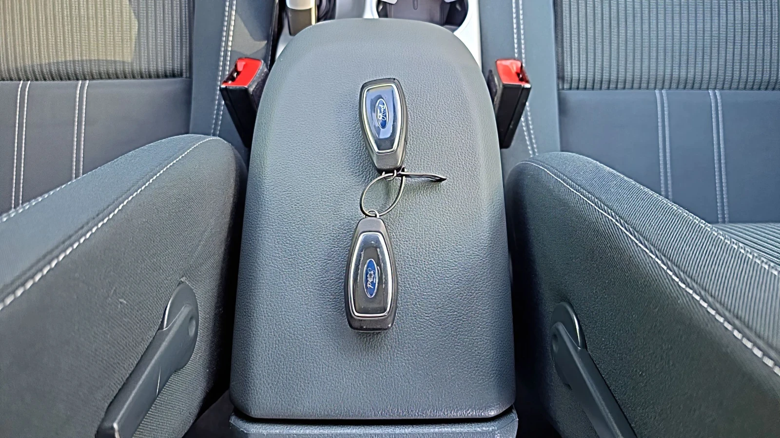 Ford C-max 1.6HDI 115k.c TITANIUM, снимка 13 - Автомобили и джипове - 55156533