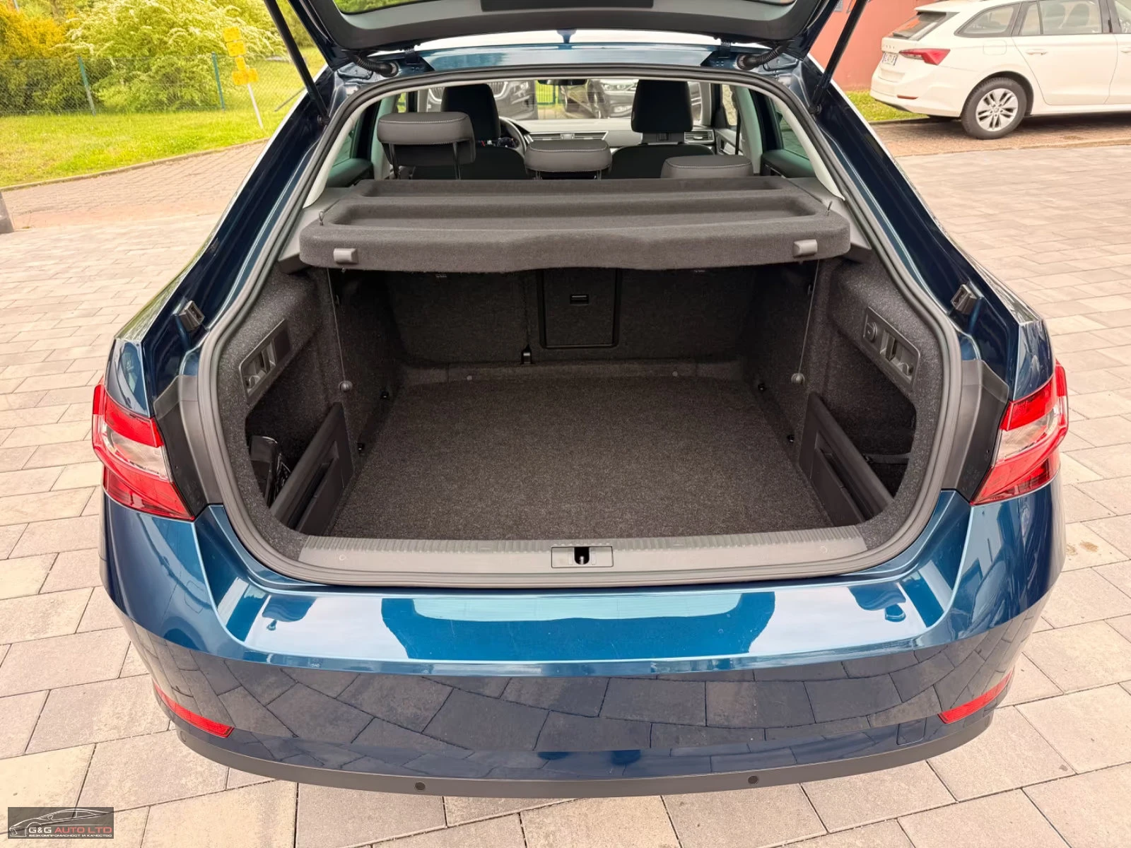 Skoda Superb 2.0/200HP/AMBITION/NAVI/CAM/LED/KLESS/573z, снимка 6 - Автомобили и джипове - 55220849