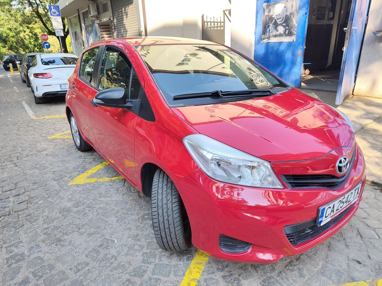 Toyota Yaris 1.3 6скор., снимка 16 - Автомобили и джипове - 56021611