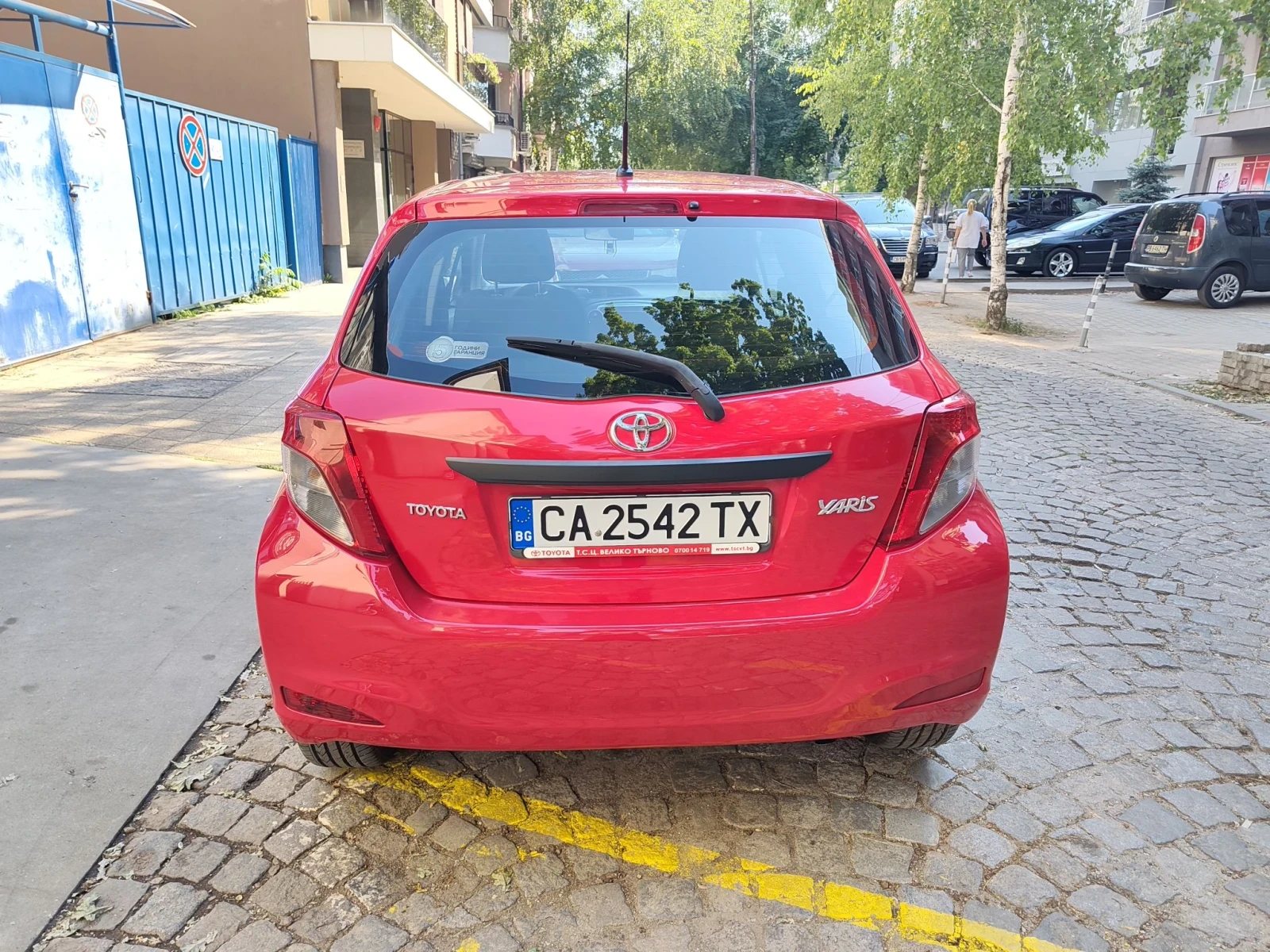 Toyota Yaris 1.3 6скор., снимка 14 - Автомобили и джипове - 56021611