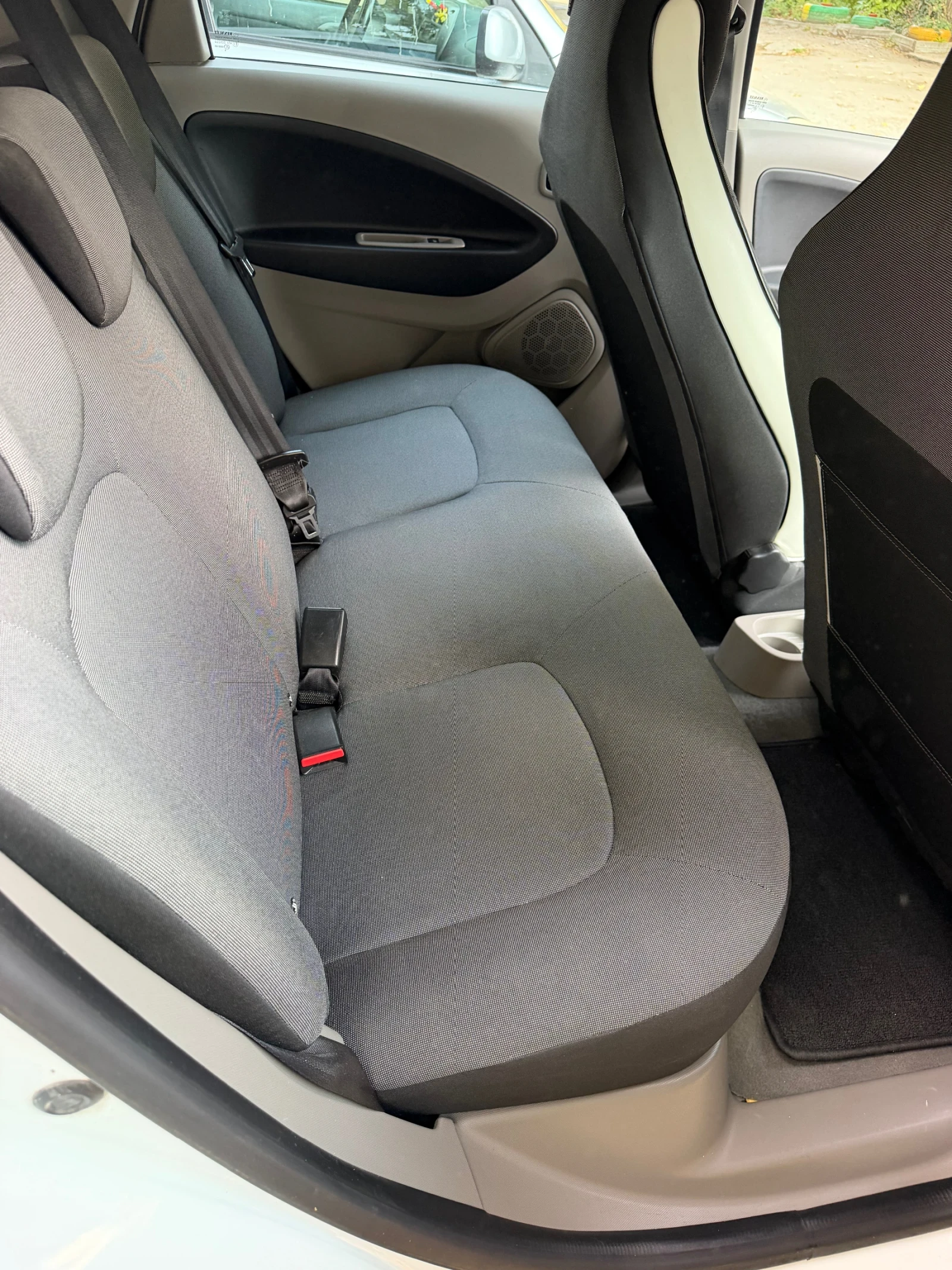 Renault Zoe, снимка 6 - Автомобили и джипове - 56213437