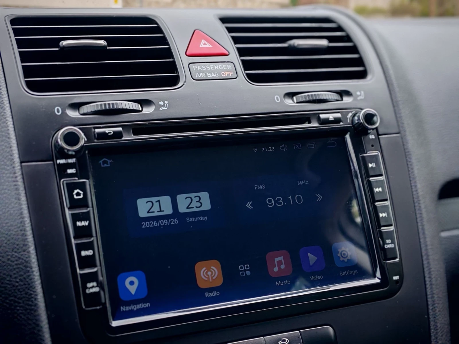 VW Golf 1.9TDI(90)* ANDROID* НОВ ВНОС* , снимка 16 - Автомобили и джипове - 56235699