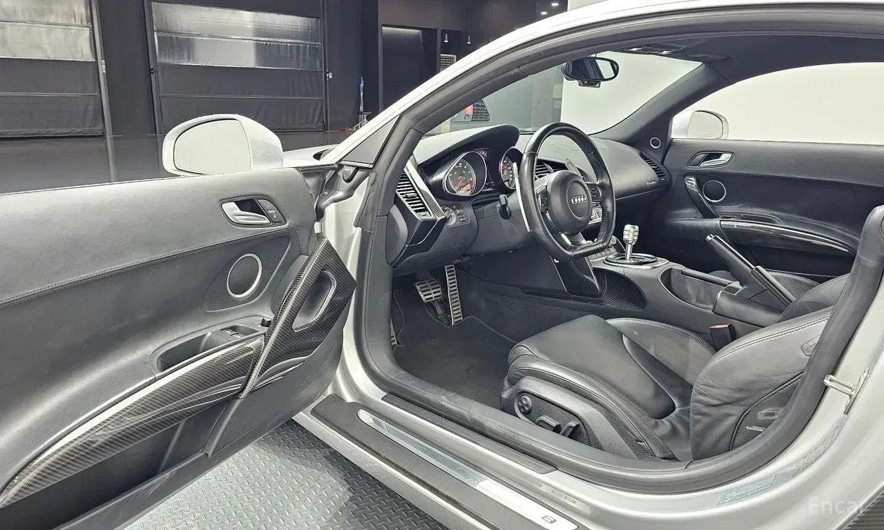 Audi R8 4.2* V8* , снимка 6 - Автомобили и джипове - 56370421