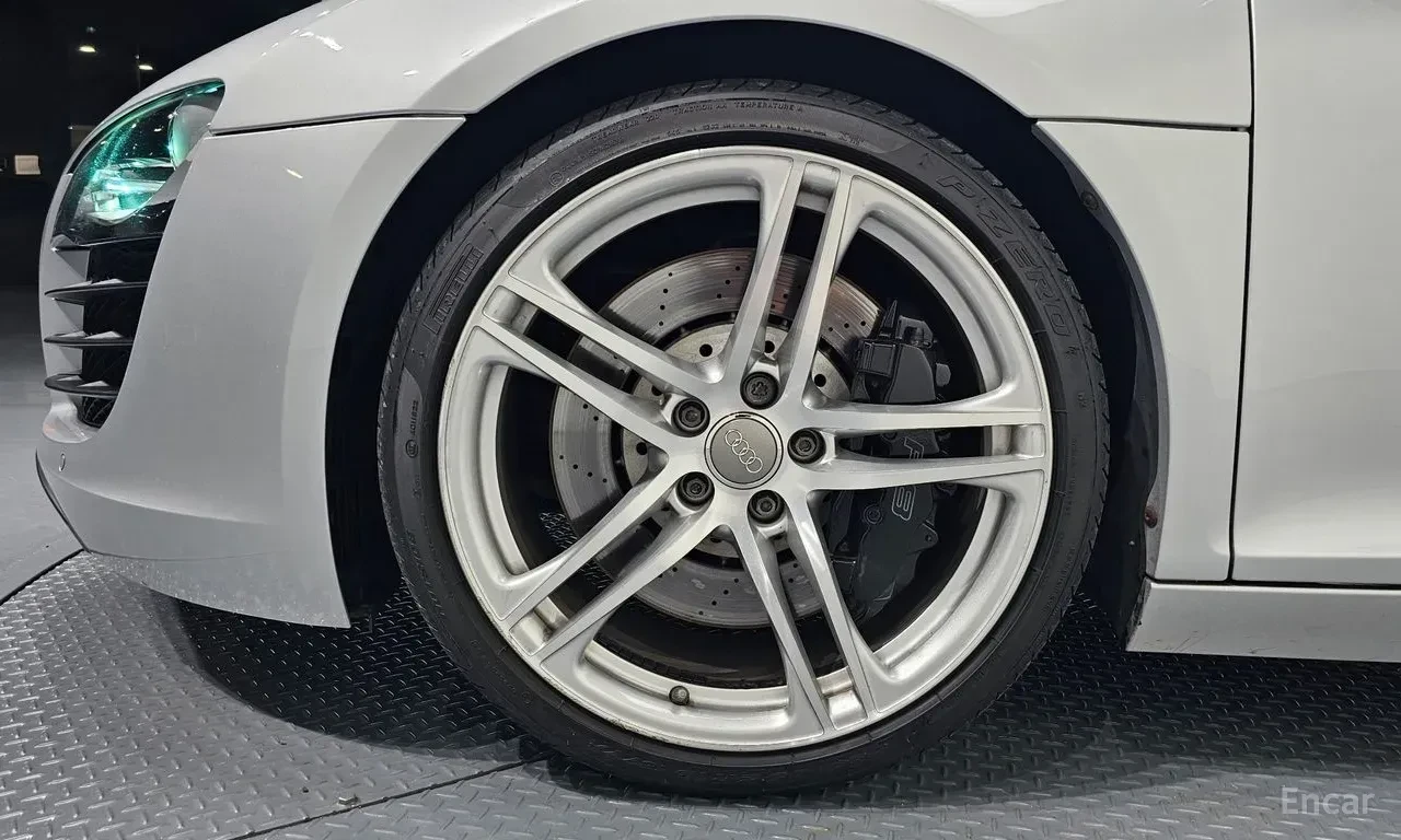 Audi R8 4.2* V8* , снимка 5 - Автомобили и джипове - 56370421