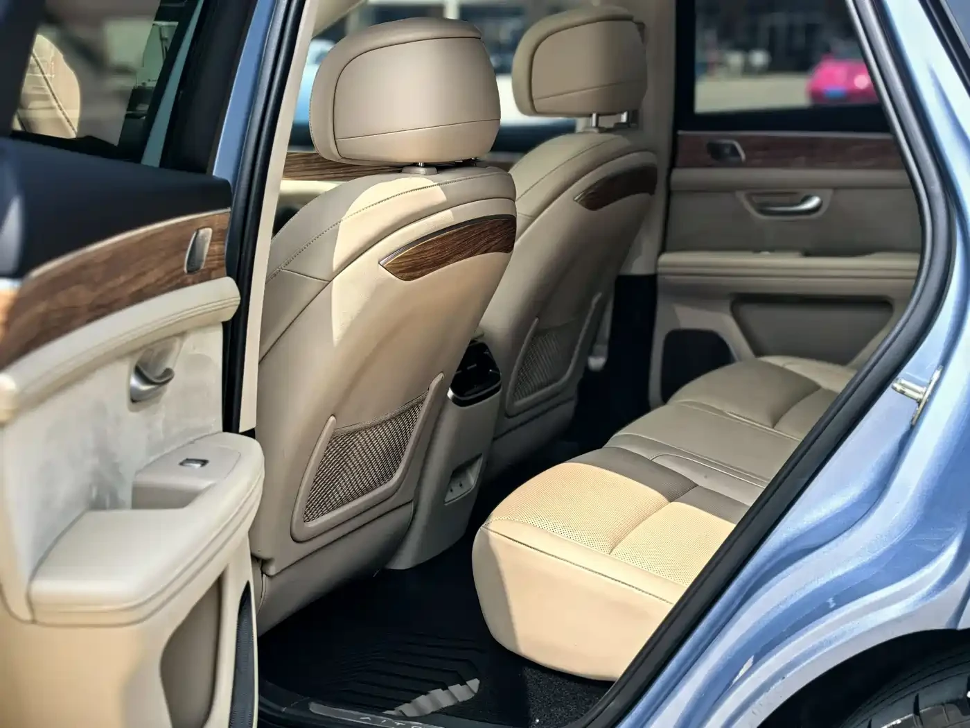 AITO 5 M5* 4X4* PERFORMANCE EDITION* ���������* ������ �� | Mobile.bg � ����������� 10