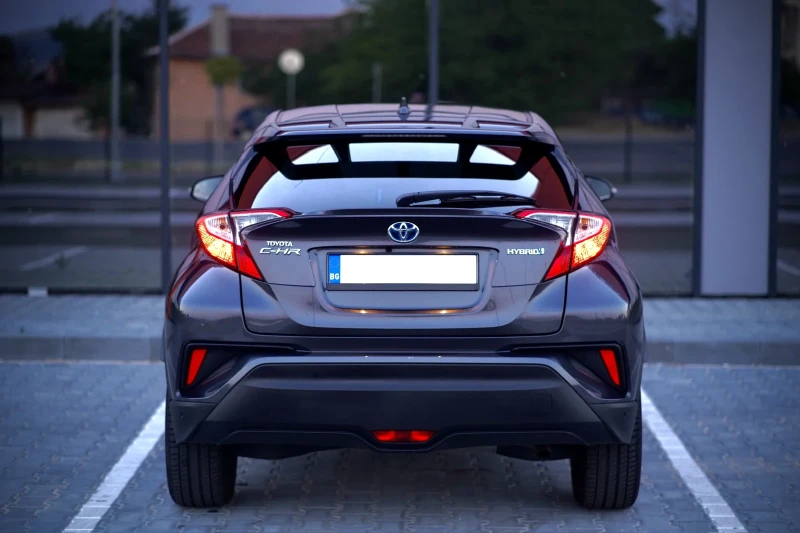 Toyota C-HR 1.8 Hybrid 50 000км в Гаранция, снимка 5 - Автомобили и джипове - 47186368