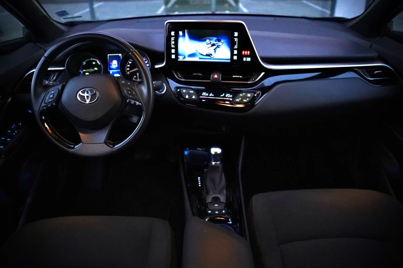 Toyota C-HR 1.8 Hybrid 50 000км в Гаранция, снимка 14 - Автомобили и джипове - 47186368