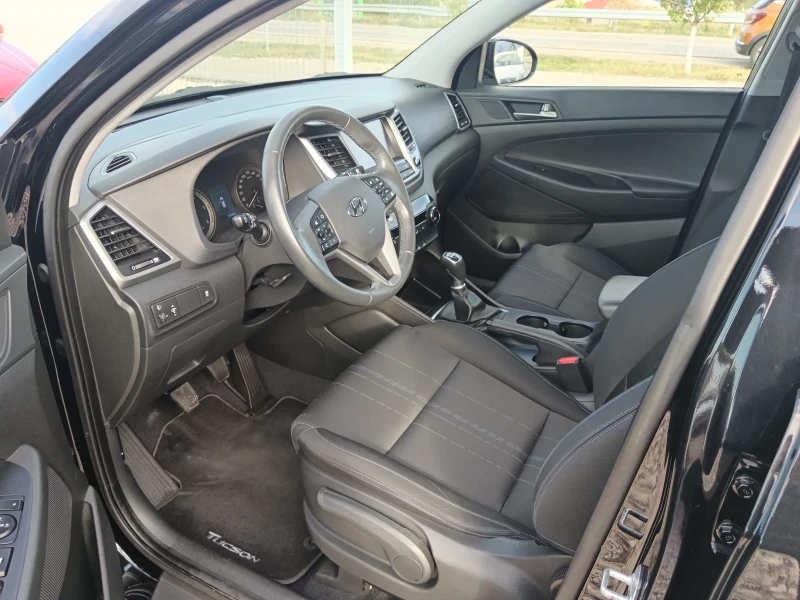 Hyundai Tucson, снимка 8 - Автомобили и джипове - 48412645