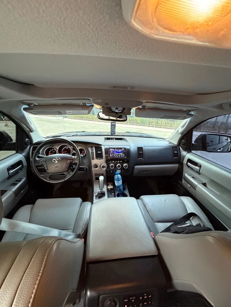 Toyota Sequoia 5.7 V8 Limited 4x4, снимка 11 - Автомобили и джипове - 52736644