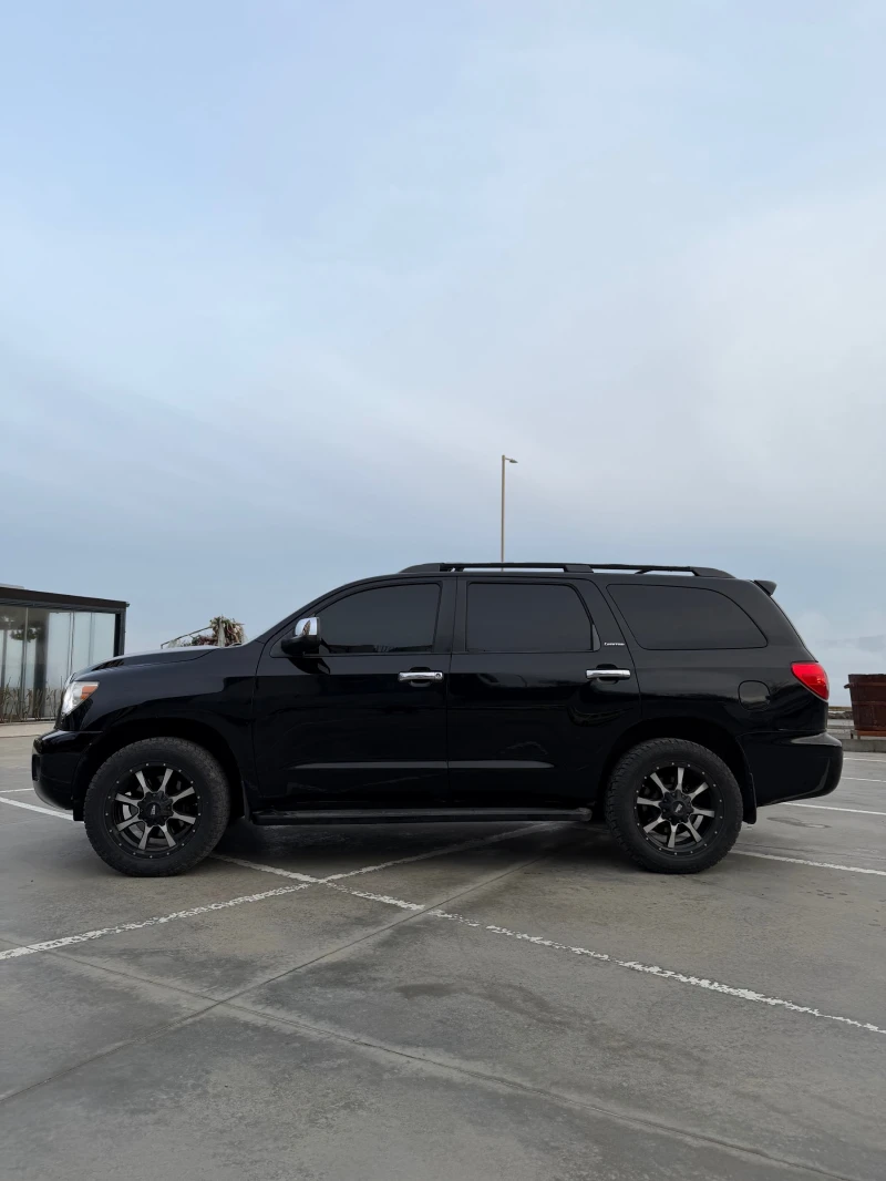 Toyota Sequoia 5.7 V8 Limited 4x4, снимка 3 - Автомобили и джипове - 52736644