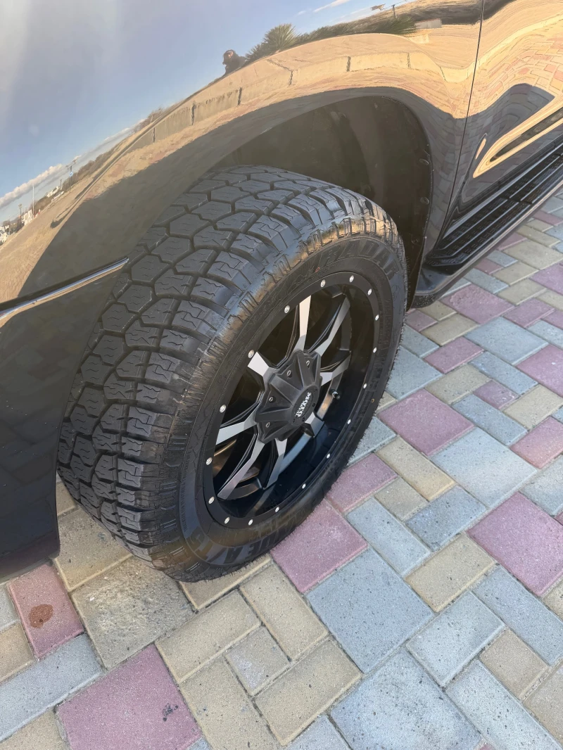 Toyota Sequoia 5.7 V8 Limited 4x4, снимка 13 - Автомобили и джипове - 52852724