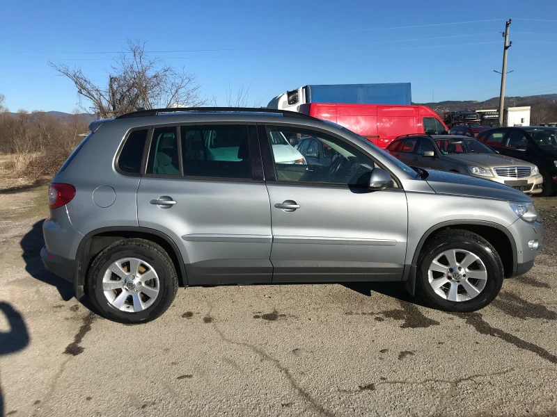 VW Tiguan 2.0TDI AVTOMAT , снимка 15 - Автомобили и джипове - 52938572
