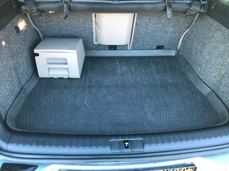 VW Tiguan 2.0TDI AVTOMAT , снимка 9 - Автомобили и джипове - 52938572