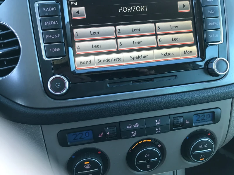 VW Tiguan 2.0TDI AVTOMAT , снимка 13 - Автомобили и джипове - 52938572