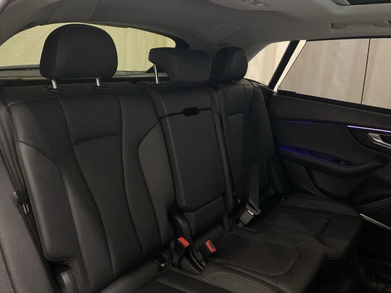 Audi Q8 QUATTRO * TECHNIK * AMBIENT * 360 * ОБДУХВАНЕ , снимка 12 - Автомобили и джипове - 53387617