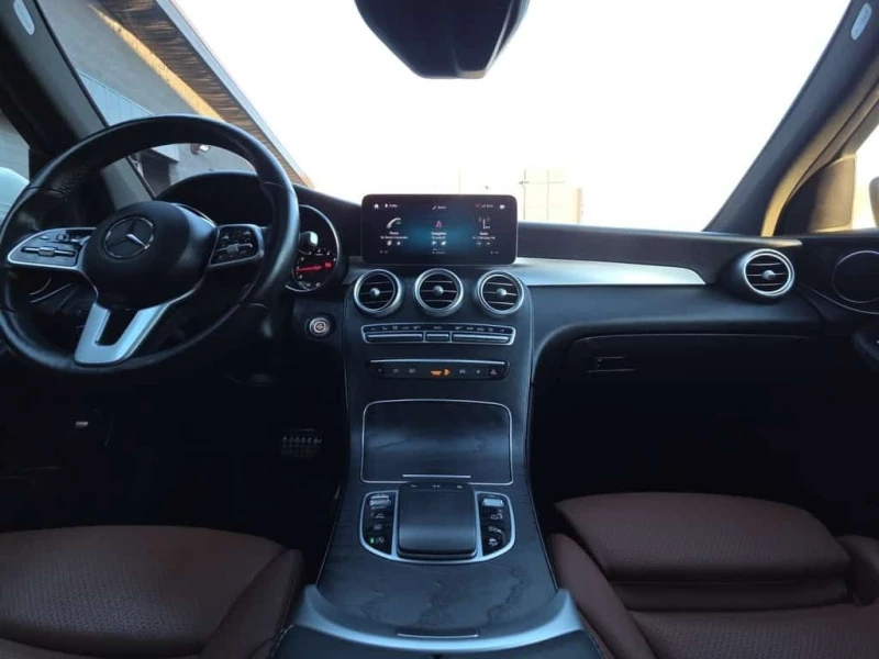 Mercedes-Benz GLC * 300 4MATIC AMG * BROWN INT / PANO / 360 CAM / * , снимка 7 - Автомобили и джипове - 53537619