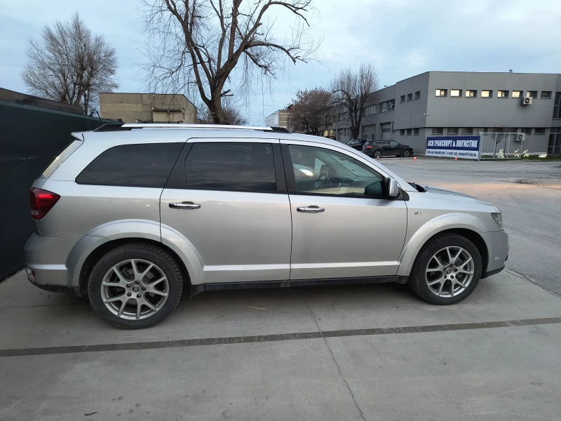 Fiat Freemont, снимка 2 - Автомобили и джипове - 53584334