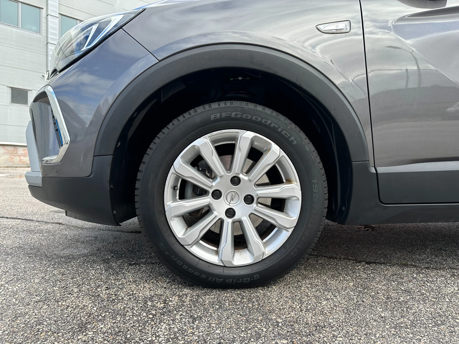 Opel Crossland X 1.2i 110 к.с./от България - изображение 8