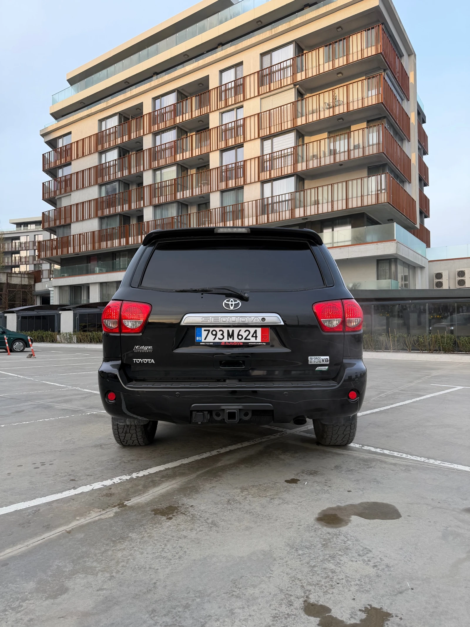 Toyota Sequoia 5.7 V8 Limited 4x4 | Mobile.bg   8