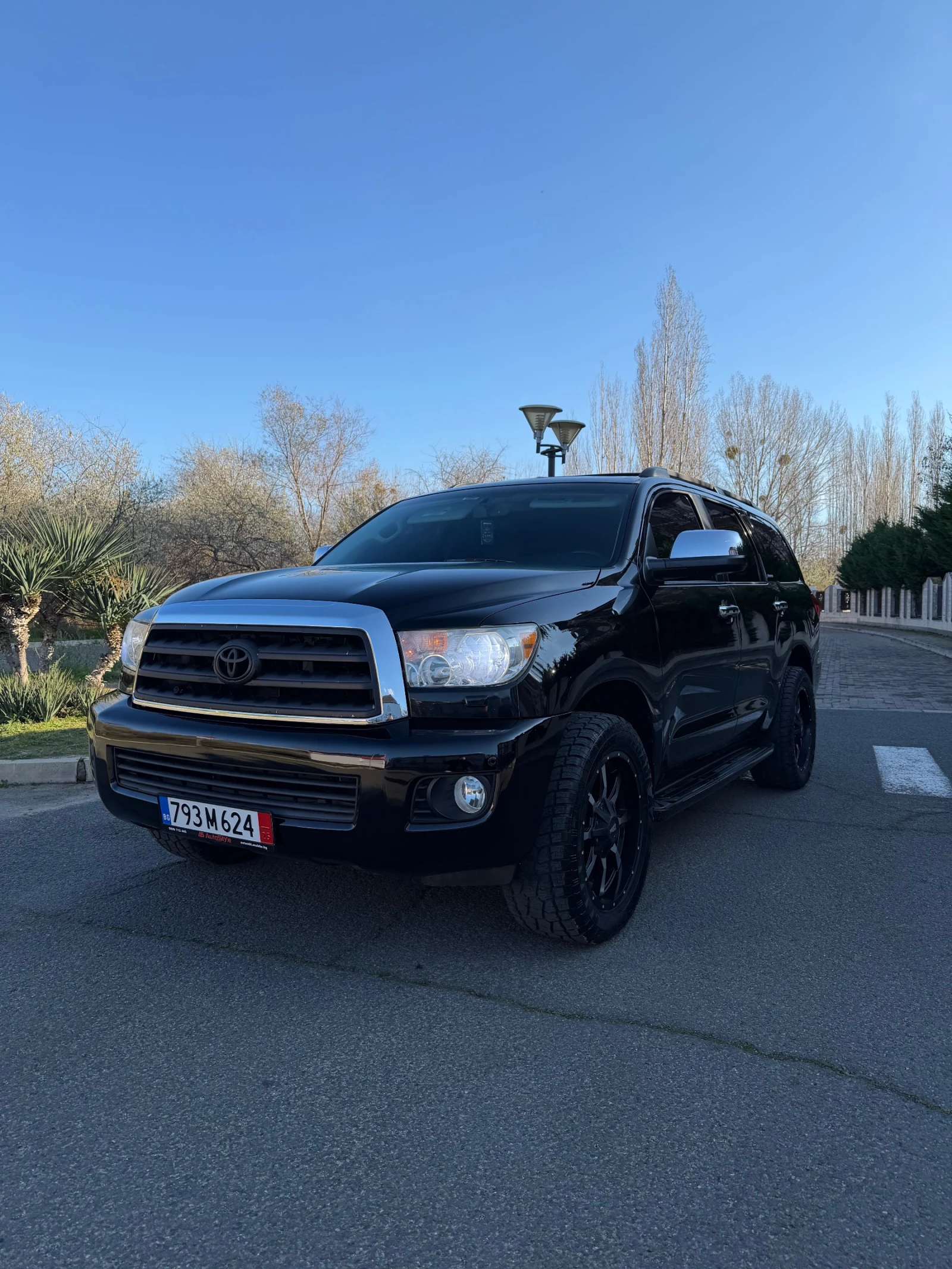 Toyota Sequoia 5.7 V8 Limited 4x4 - изображение 8