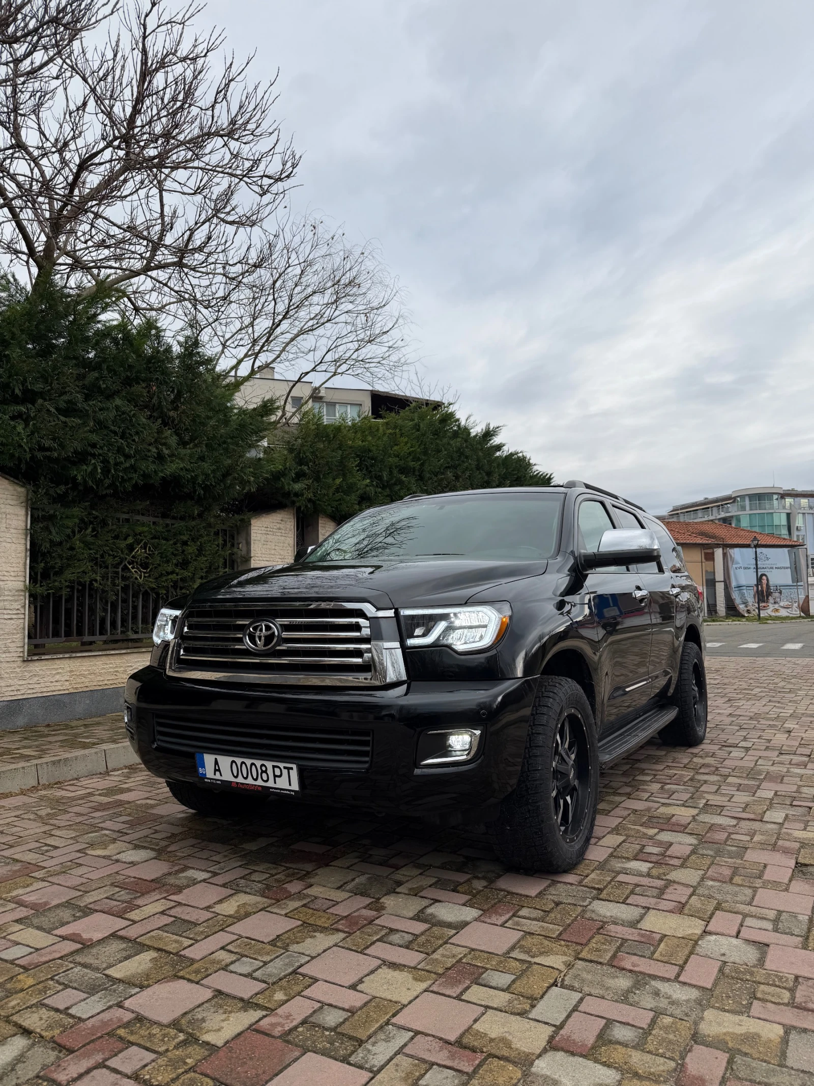 Toyota Sequoia 5.7 V8 Limited 4x4, снимка 9 - Автомобили и джипове - 52852724