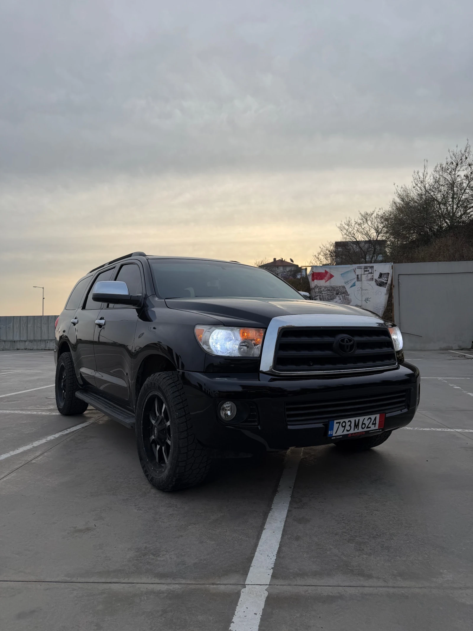 Toyota Sequoia 5.7 V8 Limited 4x4 | Mobile.bg   6