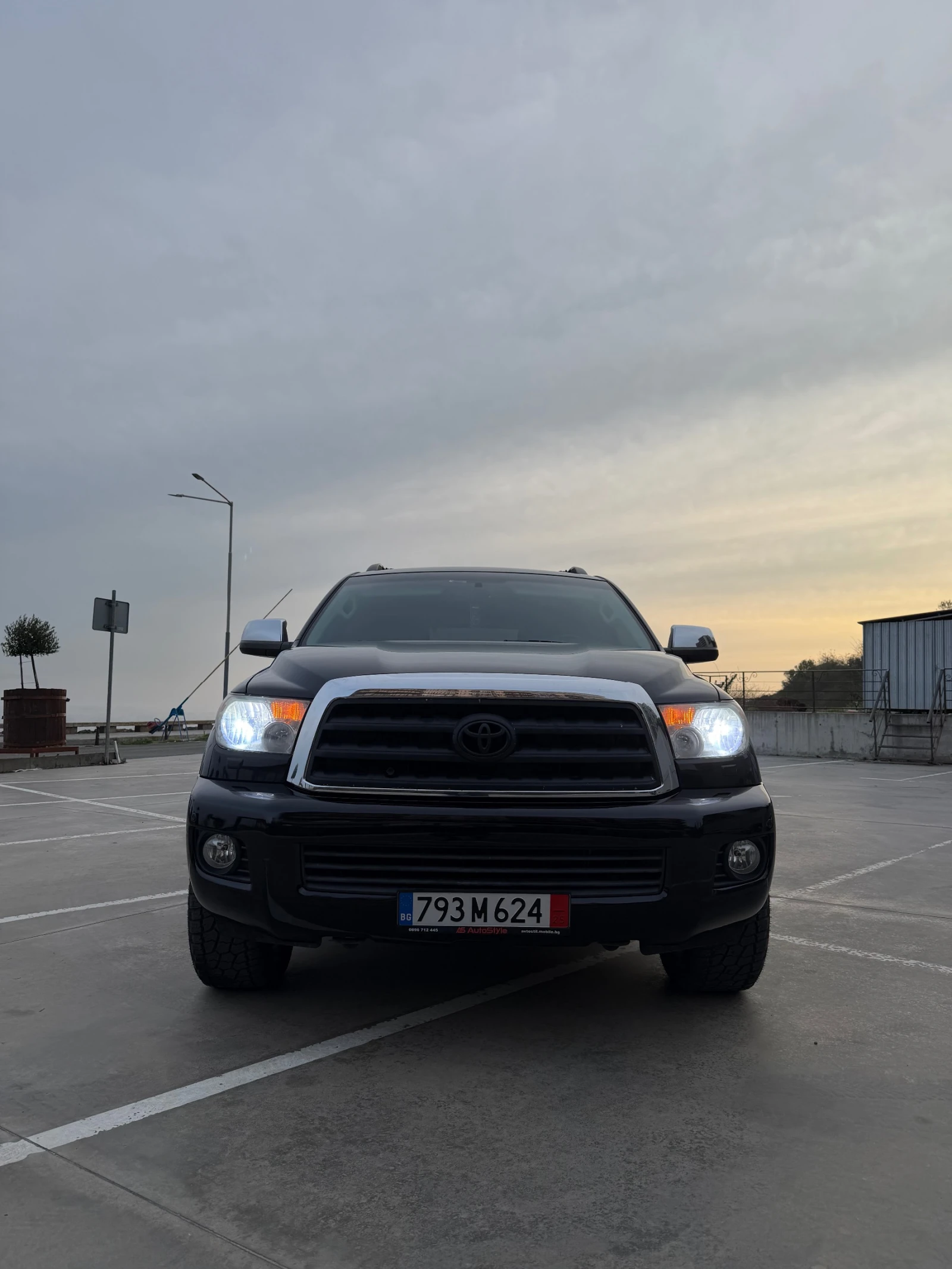 Toyota Sequoia 5.7 V8 Limited 4x4 | Mobile.bg   5