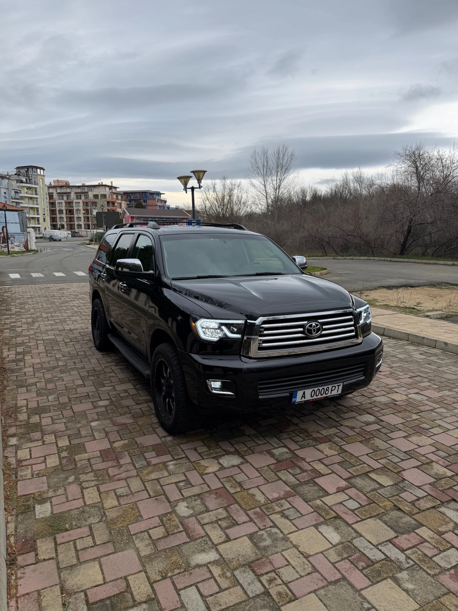Toyota Sequoia 5.7 V8 Limited 4x4, снимка 8 - Автомобили и джипове - 52852724