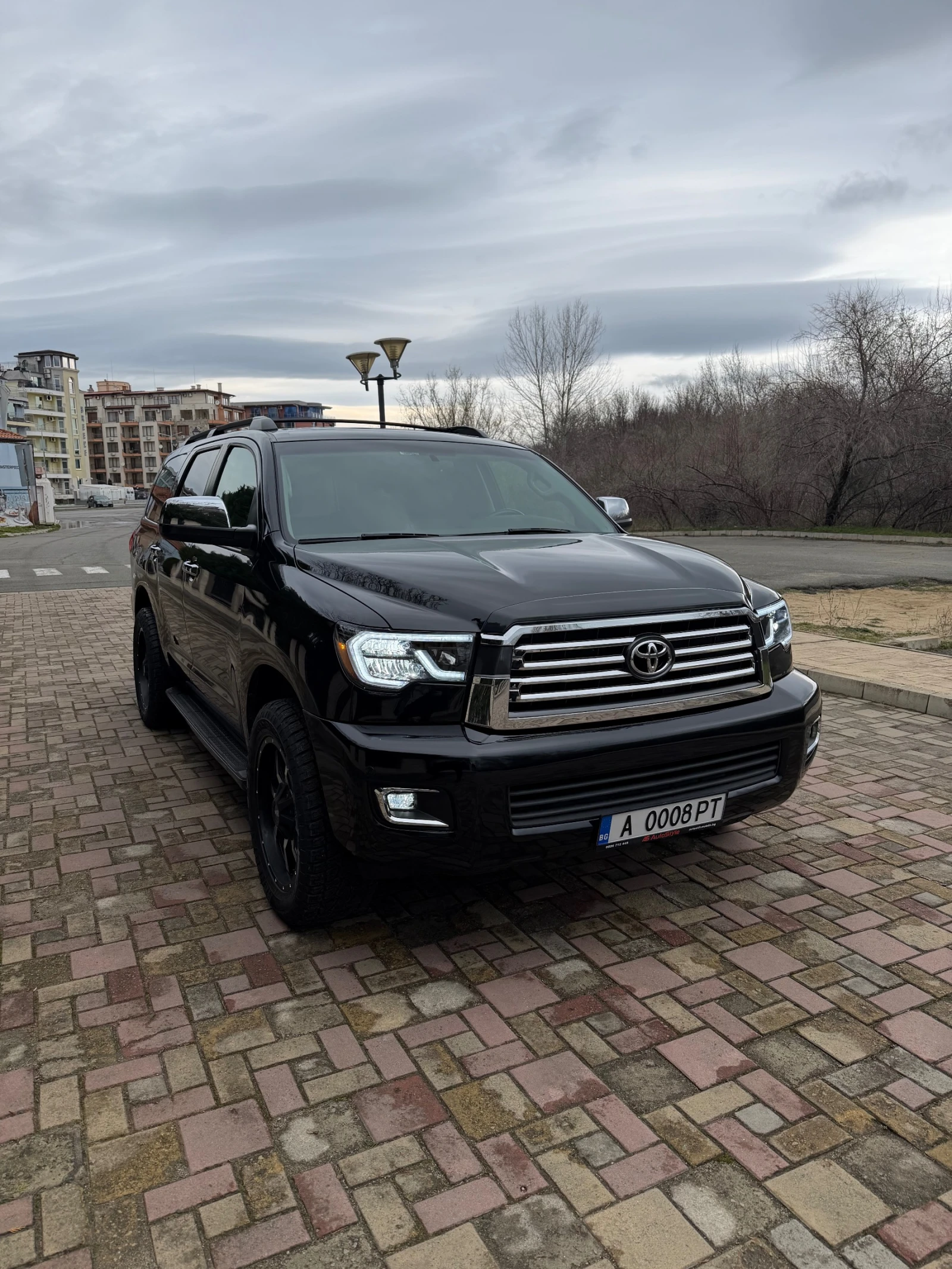 Toyota Sequoia 5.7 V8 Limited 4x4, снимка 7 - Автомобили и джипове - 52852724