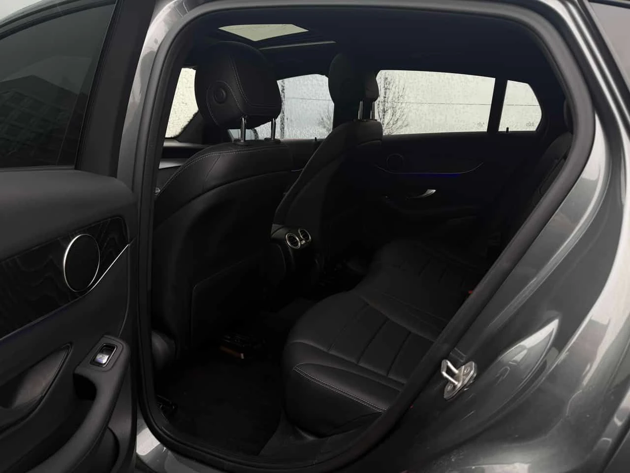 Mercedes-Benz GLC * 300 * CARFAX * ЦЕНА ДО БГ, снимка 11 - Автомобили и джипове - 53975385