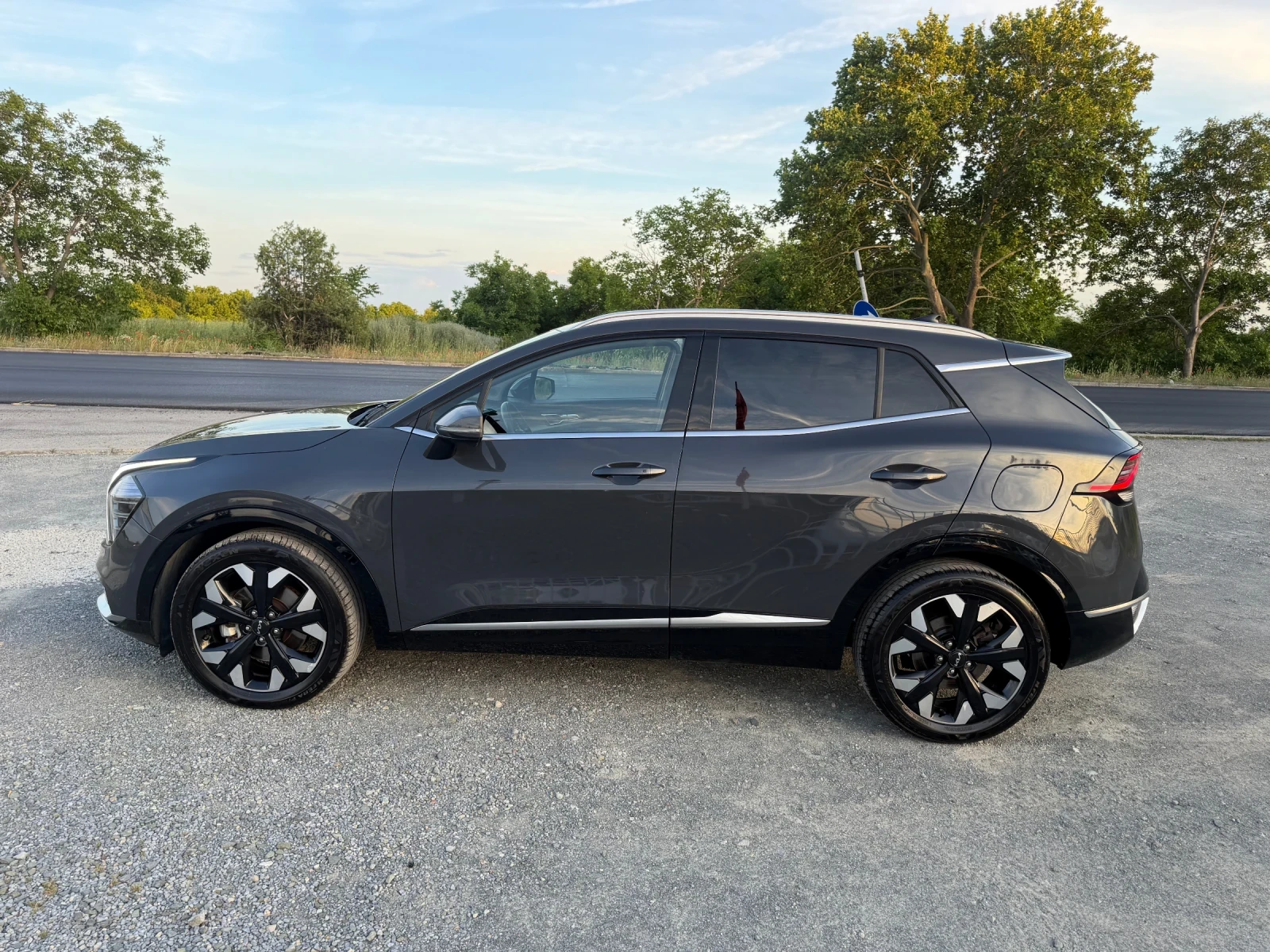 Kia Sportage PHEV / PREMIUM / 4X4 / WAZE / YOUTUBE / 110 000 км, снимка 8 - Автомобили и джипове - 54671878