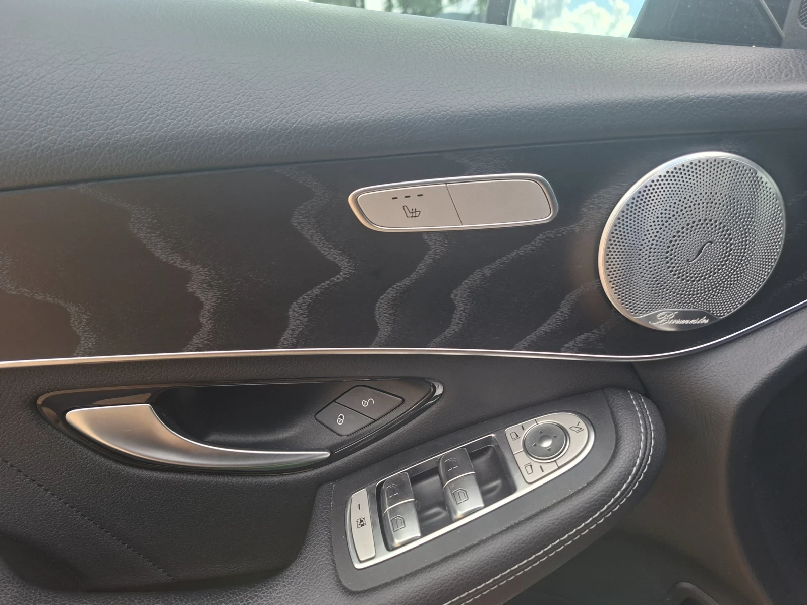 Mercedes-Benz GLC 220 4matik, снимка 12 - Автомобили и джипове - 54895937
