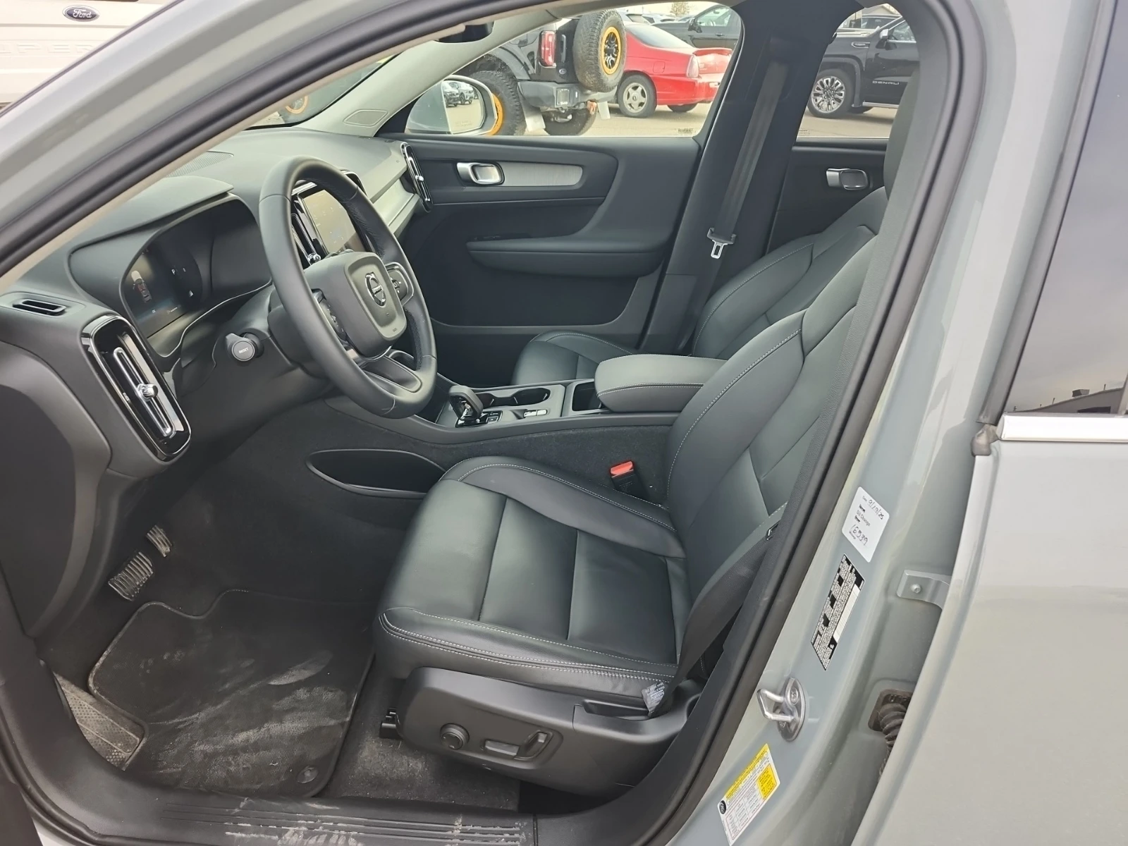 Volvo XC40 CORE BRIGHT THEME, снимка 8 - Автомобили и джипове - 54975287
