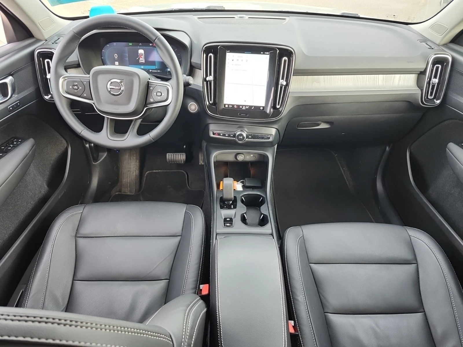 Volvo XC40 CORE BRIGHT THEME, снимка 9 - Автомобили и джипове - 54975287