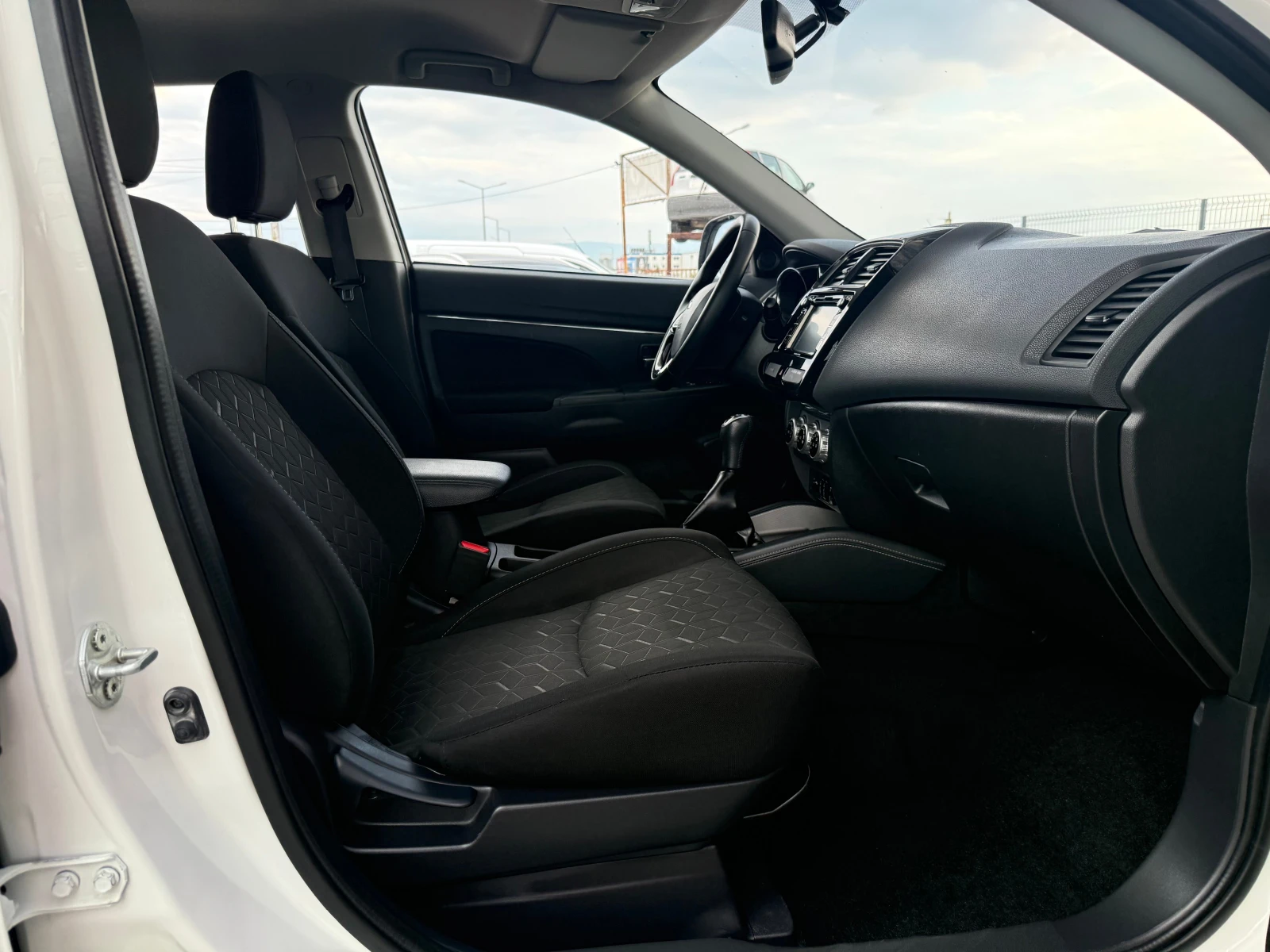 Mitsubishi ASX 2.0 i, снимка 16 - Автомобили и джипове - 55033868