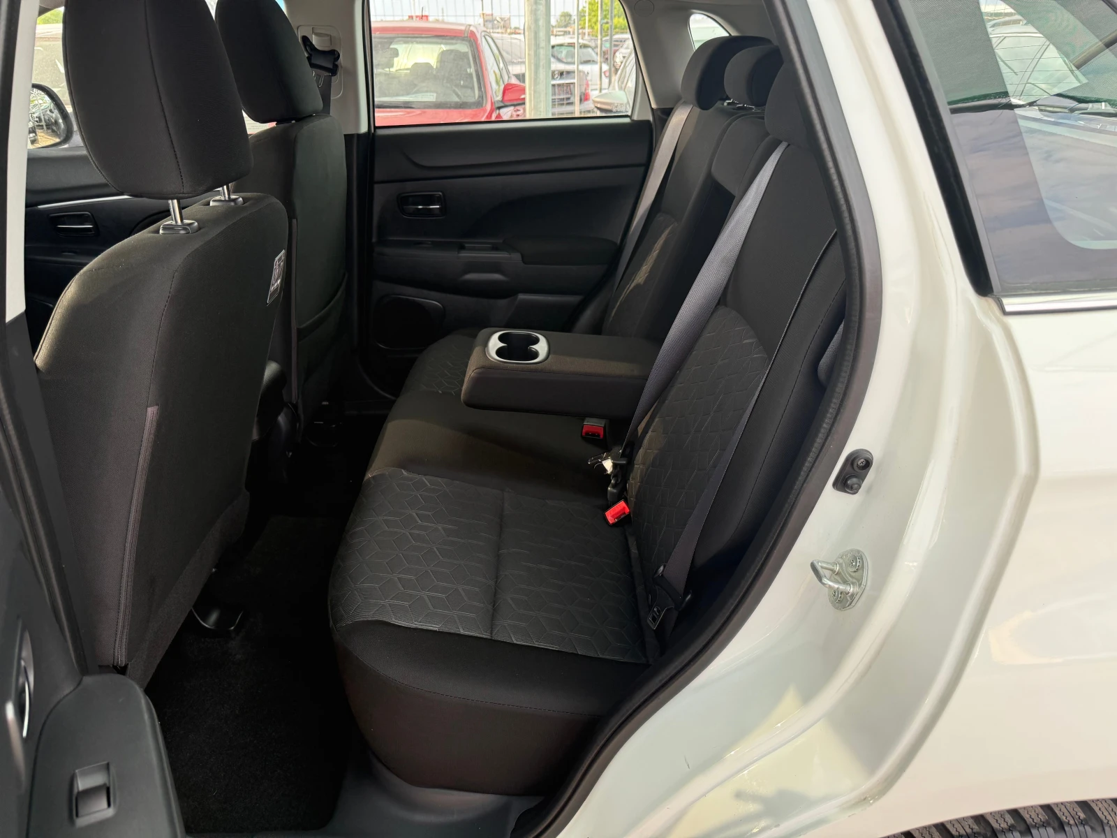 Mitsubishi ASX 2.0 i, снимка 10 - Автомобили и джипове - 55033868
