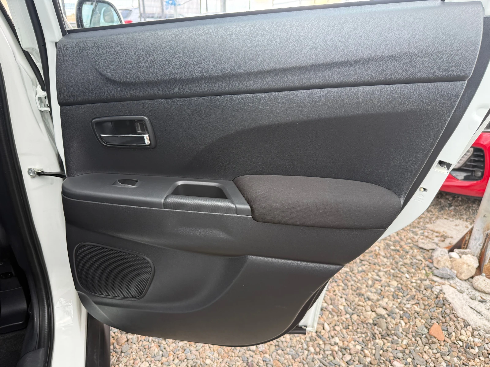 Mitsubishi ASX 2.0 i, снимка 12 - Автомобили и джипове - 55033868