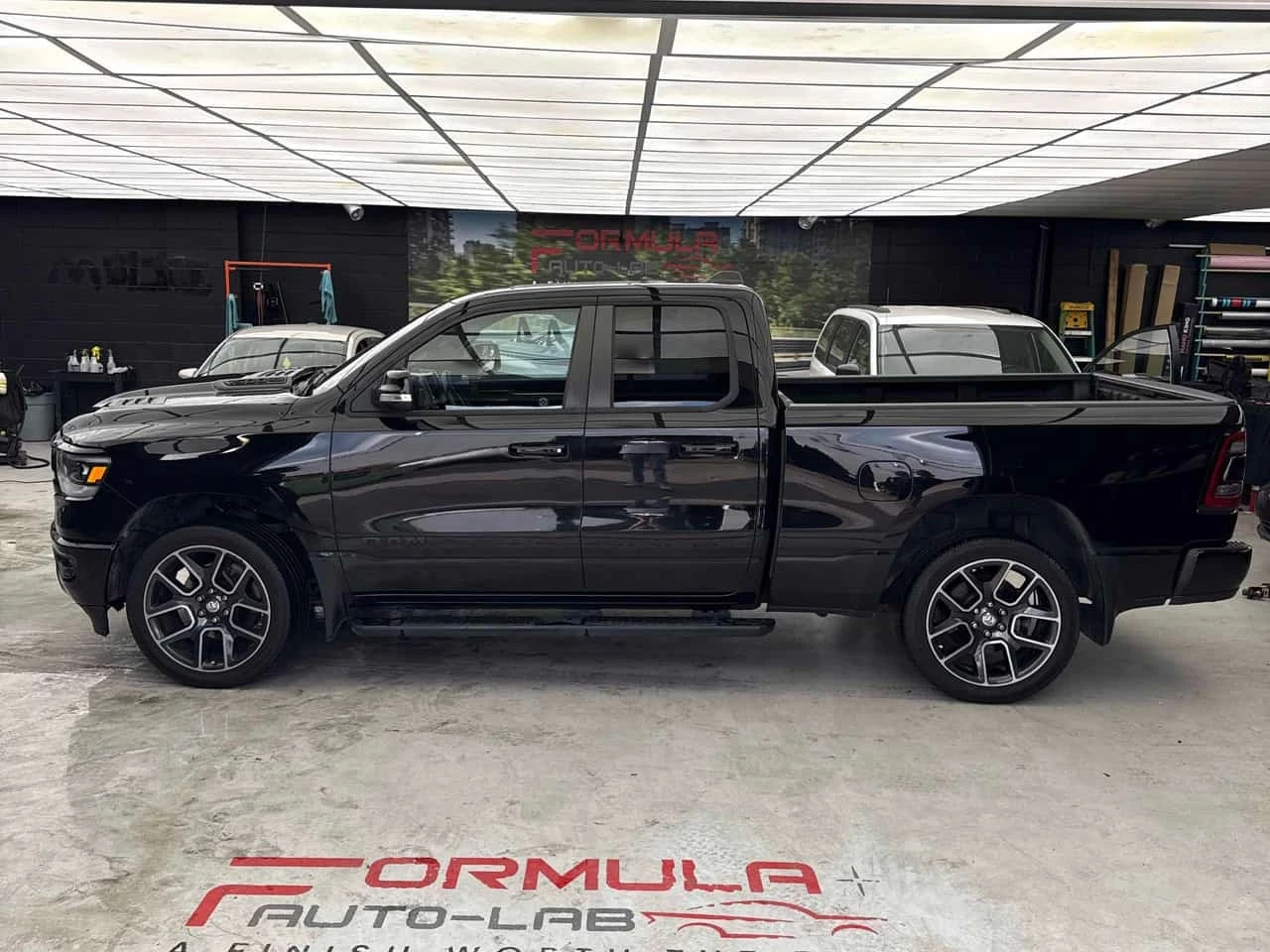 Dodge RAM 1500 * Sport * CARFAX * ПОДГРЕВИ * ОБДУХВАНЕ * , снимка 2 - Автомобили и джипове - 55747658