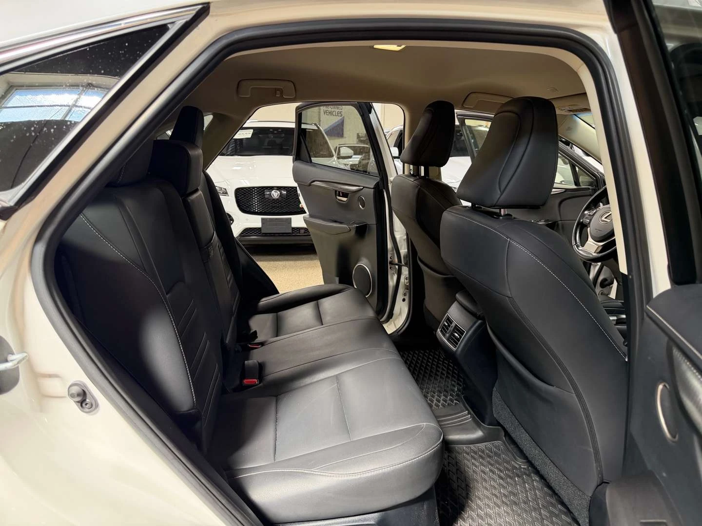 Lexus NX, снимка 11 - Автомобили и джипове - 56020732
