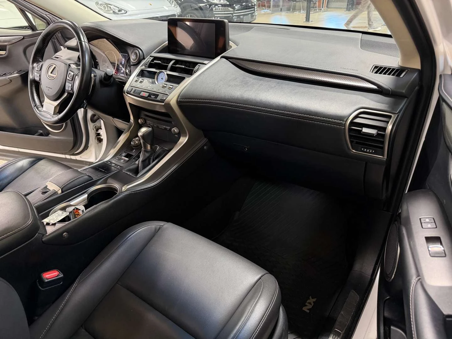 Lexus NX, снимка 12 - Автомобили и джипове - 56020732