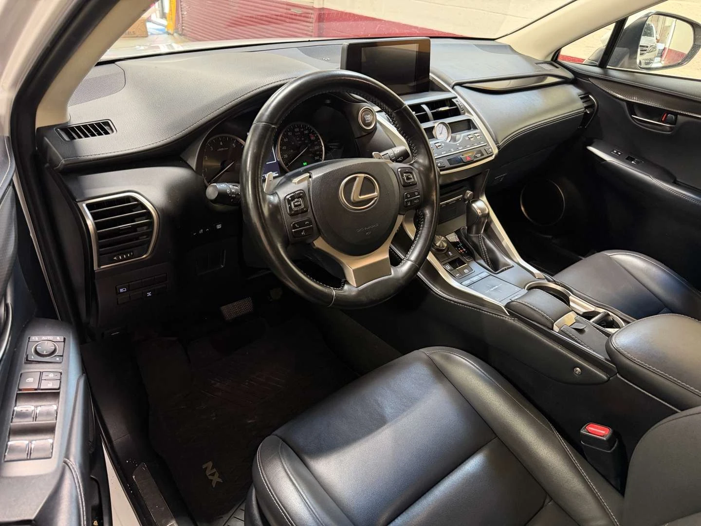 Lexus NX, снимка 14 - Автомобили и джипове - 56020732