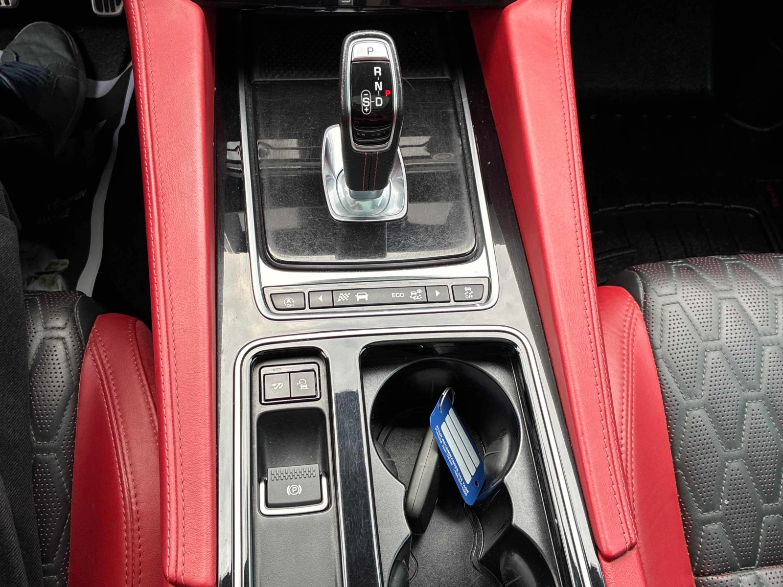 Jaguar F-PACE SVR* HUD* ПЪЛНА ИСТОРИЯ, снимка 9 - Автомобили и джипове - 56026135