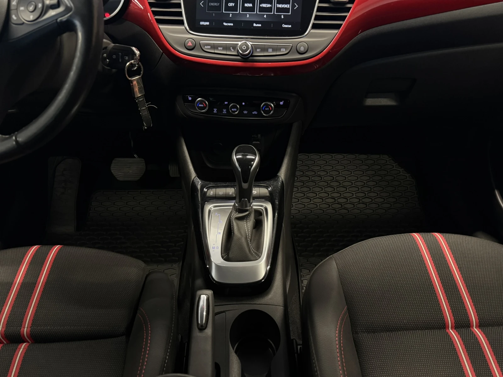 Opel Crossland X GS-Line, снимка 14 - Автомобили и джипове - 56623639