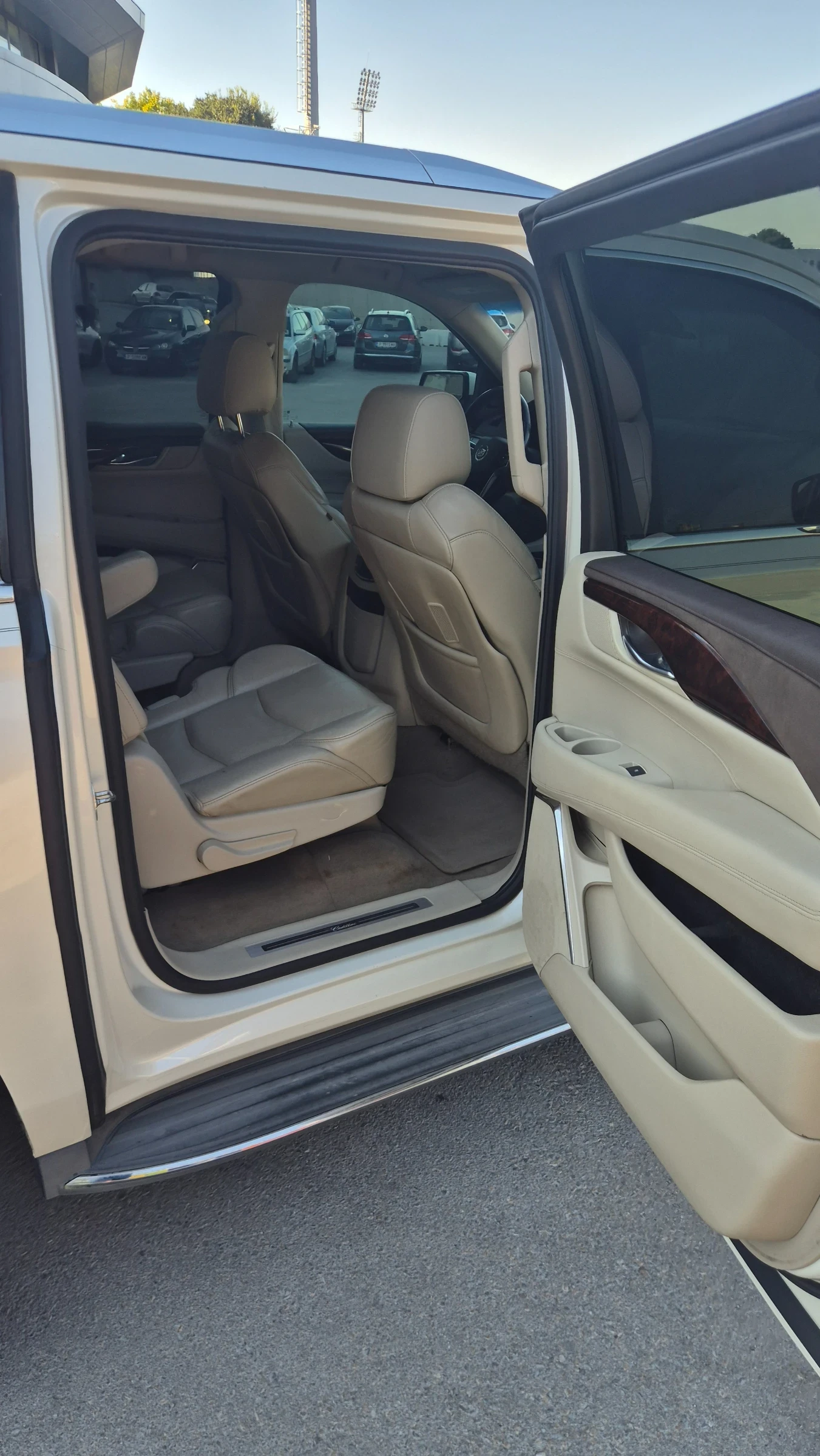 Cadillac Escalade Long, снимка 11 - Автомобили и джипове - 56633714