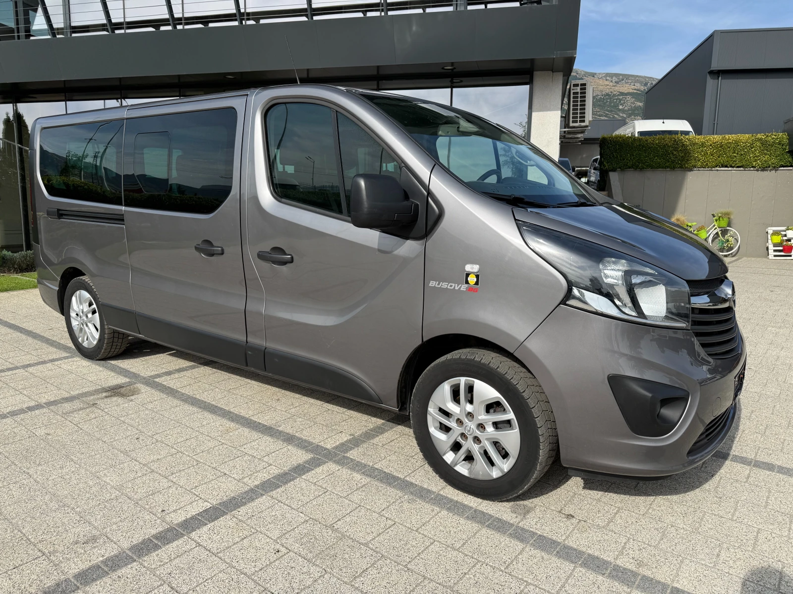 Opel Vivaro 9-местен 2хКлима Long Euro 6 - изображение 2