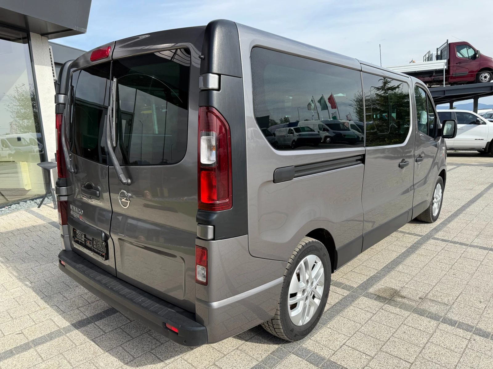 Opel Vivaro 9-местен 2хКлима Long Euro 6 - изображение 6