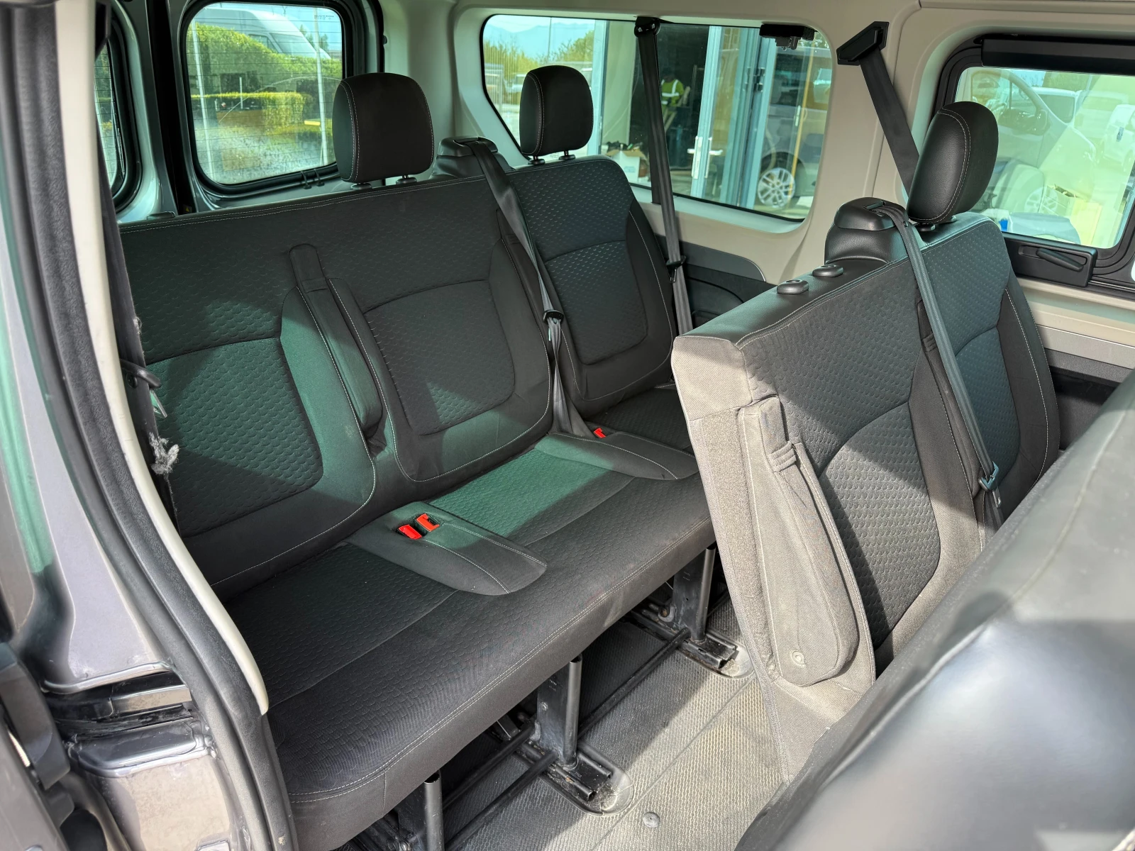 Opel Vivaro 9-местен 2хКлима Long Euro 6 - изображение 8