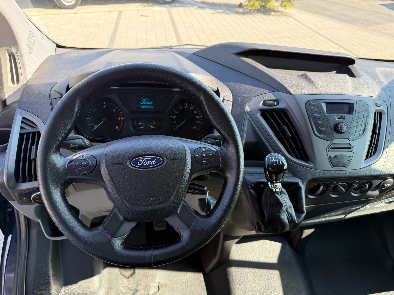 Ford Transit Custom 2.2TDCI Климатик L1H1 Euro 5, снимка 13 - Бусове и автобуси - 55448509